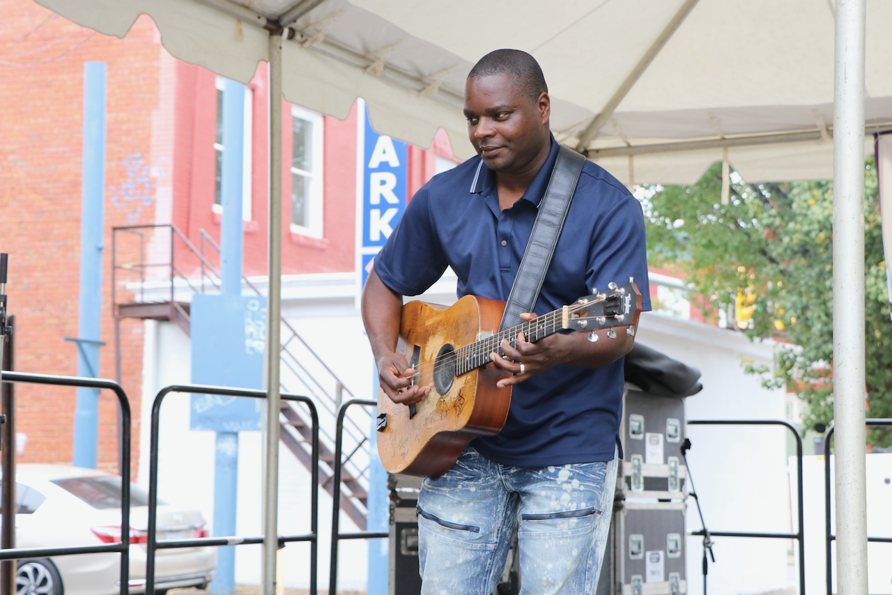 Zack Artist, Guitarist